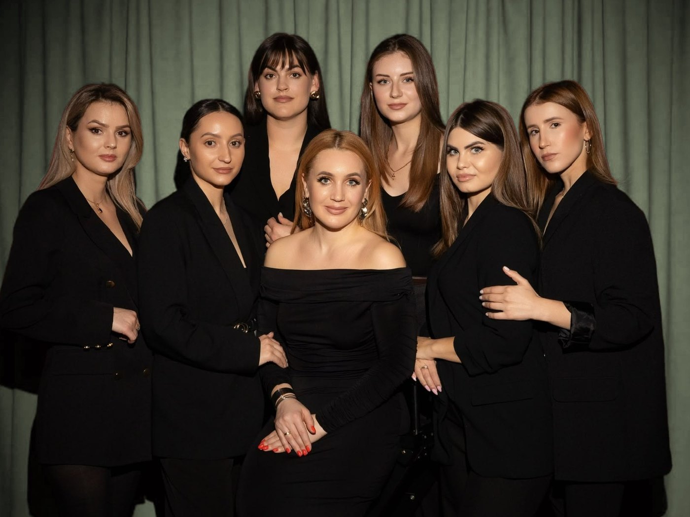 Echipa salonului Inga Florea — toți specialiștii